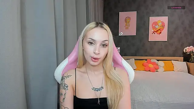 LanaMiracle online show from February 25, 2026, 3:16 am