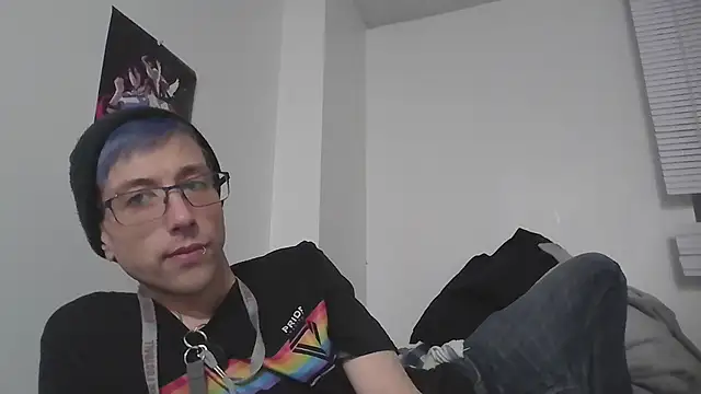 AskAveryAnything online show from December 19, 2025, 2:07 am