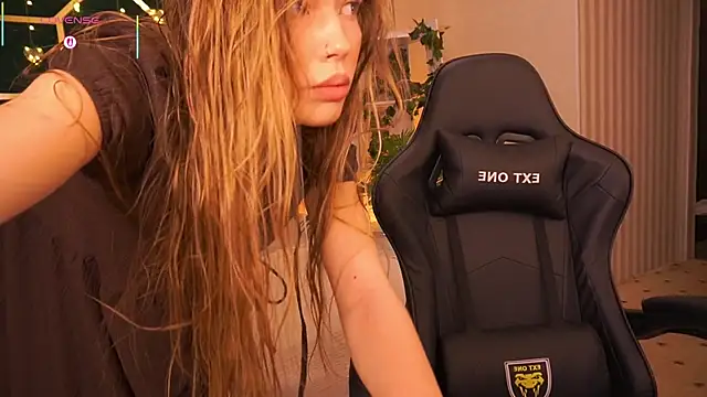 MollyyMayy online show from February 24, 2026, 11:19 am