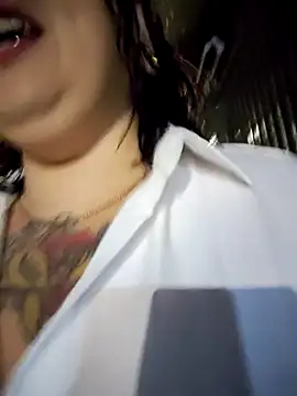 Divine Pouvoir online show from April 2, 2026, 11:35 pm