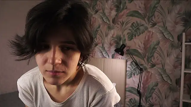 Snapshot of TriciaDuka chatting on December 16, 2025, 4:28 am TriciaDuka online show from December 16, 2025, 4:28 am