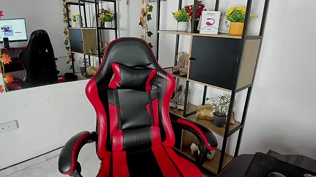 Snapshot of MiaFox_03 chatting on January 19, 2026, 1:48 pm MiaFox 03 online show from January 19, 2026, 1:48 pm