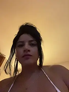 Snapshot of Lena-Williamss chatting on July 9, 2026, 7:23 am Lena-Williamss online show from July 9, 2026, 7:23 am