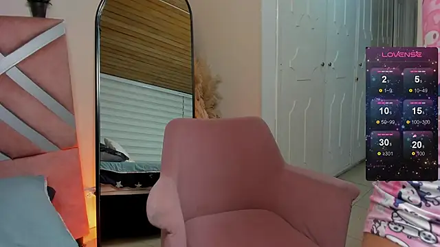 Snapshot of sophie_blake__ chatting on December 20, 2025, 4:30 am sophie blake online show from December 20, 2025, 4:30 am