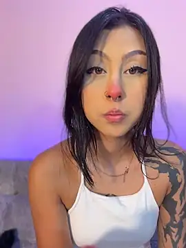 sharonbone online show from May 18, 2026, 3:46 am