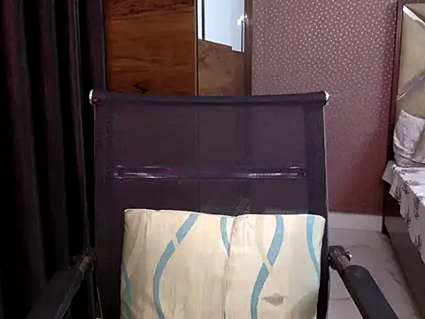 Snapshot of snehaa89 chatting on December 21, 2025, 5:47 am snehaa89 online show from December 21, 2025, 5:47 am