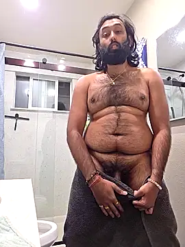 RoshiClouded online show from March 6, 2026, 4:53 am