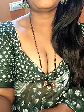 Snapshot of Rachu_love chatting on February 4, 2026, 7:09 pm Rachu love online show from February 4, 2026, 7:09 pm