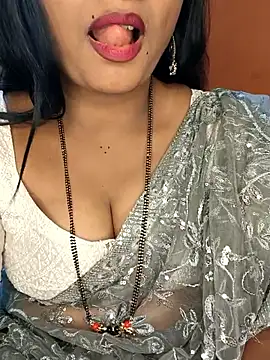 Snapshot of Rachu_love chatting on February 5, 2026, 4:55 pm Rachu love online show from February 5, 2026, 4:55 pm