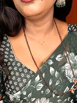 Snapshot of Rachu_love chatting on July 18, 2026, 9:57 am Rachu love online show from July 18, 2026, 9:57 am
