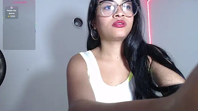 Snapshot of DAFNNEE_HOT chatting on December 19, 2025, 4:14 pm DAFNNEE HOT online show from December 19, 2025, 4:14 pm