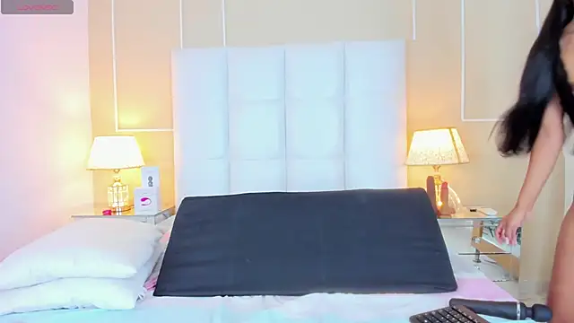 Dolly Dirty Squirrt online show from January 9, 2026, 12:30 pm