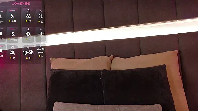 Snapshot of luna_blannco chatting on January 15, 2026, 1:05 pm luna blannco online show from January 15, 2026, 1:05 pm