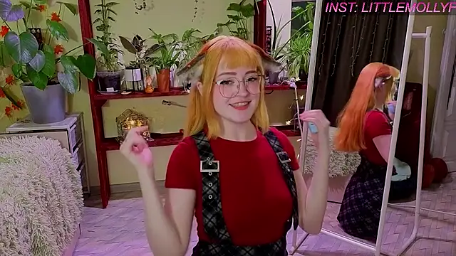 LittleFoxHole online show from April 8, 2026, 1:38 am