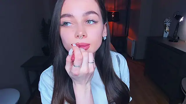 Snapshot of YvonneRobes chatting on January 9, 2026, 7:37 pm YvonneRobes online show from January 9, 2026, 7:37 pm