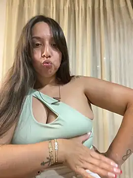 Soy maiaa4 online show from February 14, 2026, 2:19 am