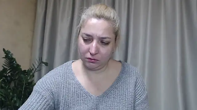 Snapshot of sweetpussy13 chatting on October 19, 2025, 2:34 am sweetpussy13 online show from October 19, 2025, 2:34 am