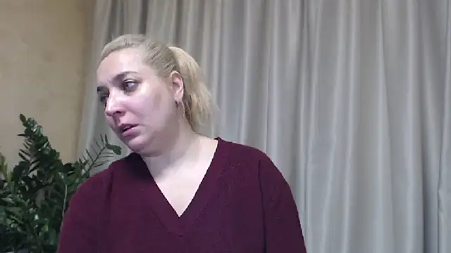 Snapshot of sweetpussy13 chatting on October 29, 2025, 7:21 am sweetpussy13 online show from October 29, 2025, 7:21 am