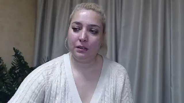 Snapshot of sweetpussy13 chatting on November 5, 2025, 7:30 am sweetpussy13 online show from November 5, 2025, 7:30 am