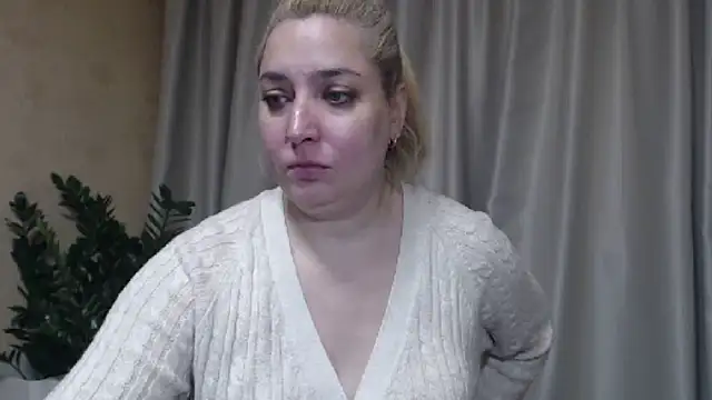 Snapshot of sweetpussy13 chatting on November 14, 2025, 8:13 am sweetpussy13 online show from November 14, 2025, 8:13 am