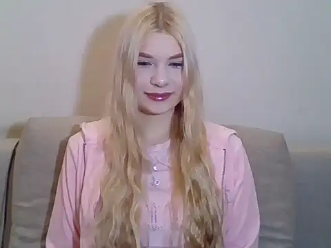 Snapshot of GeorginaLovely chatting on January 14, 2026, 3:28 pm GeorginaLovely online show from January 14, 2026, 3:28 pm