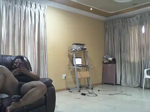 Snapshot of Caramel-goddess18 chatting on December 19, 2025, 12:45 pm Caramel-goddess18 online show from December 19, 2025, 12:45 pm