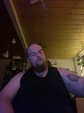 Snapshot of YoursxTruly chatting on December 17, 2025, 10:16 pm YoursxTruly online show from December 17, 2025, 10:16 pm