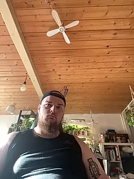 Snapshot of YoursxTruly chatting on January 16, 2026, 11:14 am YoursxTruly online show from January 16, 2026, 11:14 am