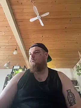 Snapshot of YoursxTruly chatting on February 16, 2026, 11:06 am YoursxTruly online show from February 16, 2026, 11:06 am