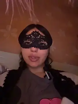 SilkyMira online show from March 18, 2026, 7:39 pm