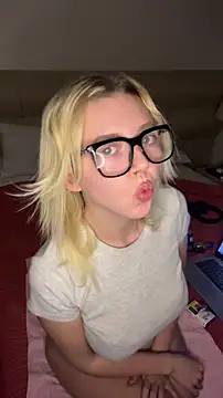 MonaNoire online show from February 13, 2026, 7:43 pm