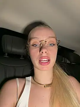SunnyShiney online show from June 12, 2026, 7:13 pm