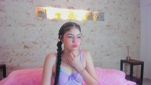 chloe cortez online show from May 23, 2026, 10:19 am
