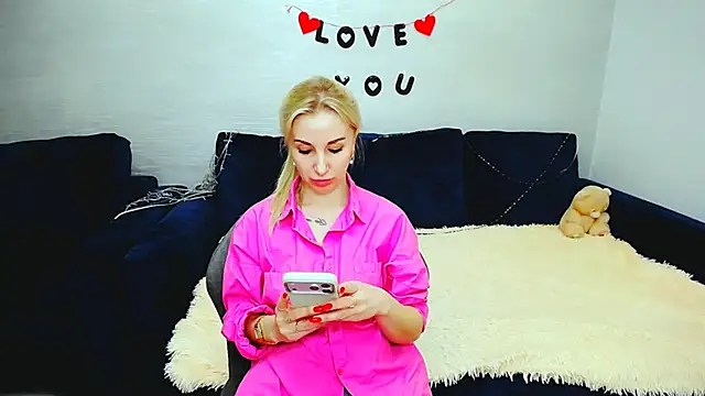 Snapshot of Hanna--Sweet chatting on February 6, 2026, 3:26 pm Hanna--Sweet online show from February 6, 2026, 3:26 pm