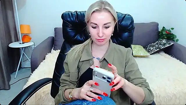 Snapshot of Hanna--Sweet chatting on February 8, 2026, 10:29 am Hanna--Sweet online show from February 8, 2026, 10:29 am