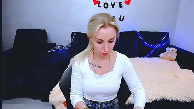 Snapshot of Hanna--Sweet chatting on February 13, 2026, 11:50 am Hanna--Sweet online show from February 13, 2026, 11:50 am