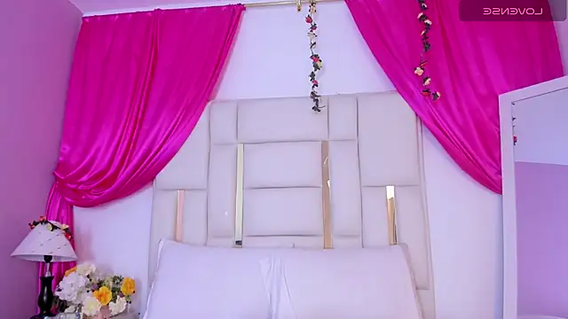 Silvanna-Casstro online show from April 14, 2026, 11:16 am