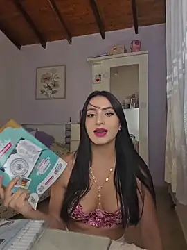 Esmeralda Rossi online show from February 7, 2026, 9:40 pm