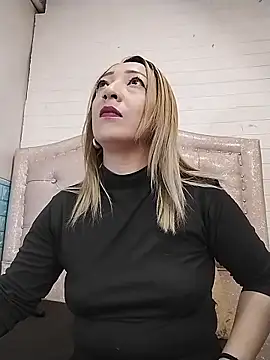 Snapshot of DanaMontana chatting on February 4, 2026, 12:44 pm DanaMontana online show from February 4, 2026, 12:44 pm