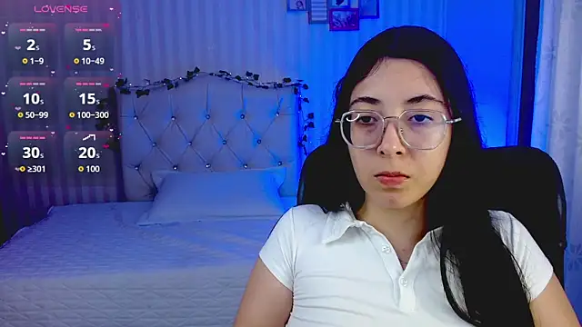 emmalove doll online show from February 25, 2026, 9:02 pm