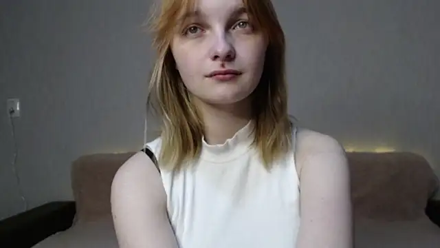 Catherine Walker online show from December 18, 2025, 11:49 am