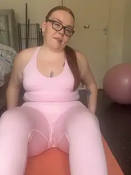 AnnieAinsx online show from April 26, 2026, 11:41 am