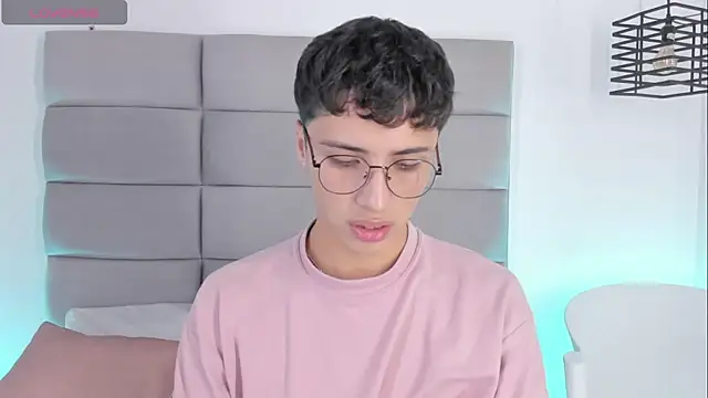 JoshClaarktt online show from March 31, 2026, 4:13 am