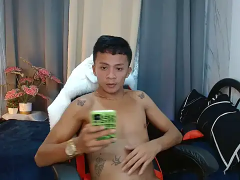 ur twinkKirk6969 online show from March 27, 2026, 2:06 am