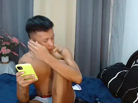 ur twinkKirk6969 online show from April 8, 2026, 3:39 am