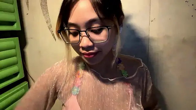 Snapshot of LenoraFrailey chatting on January 14, 2026, 6:52 am LenoraFrailey online show from January 14, 2026, 6:52 am