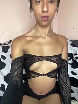 Snapshot of FOXXX_BABY chatting on February 6, 2026, 5:05 pm FOXXX BABY online show from February 6, 2026, 5:05 pm