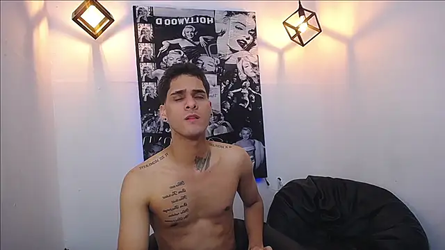 Snapshot of MarvinandtheBbys chatting on February 7, 2026, 11:08 pm MarvinandtheBbys online show from February 7, 2026, 11:08 pm