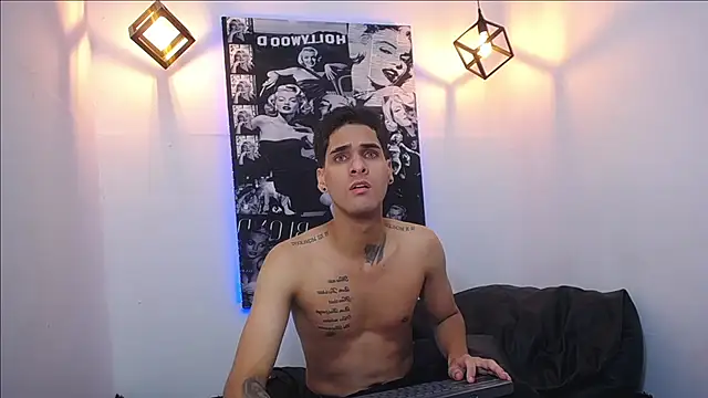 Snapshot of MarvinandtheBbys chatting on February 16, 2026, 4:36 pm MarvinandtheBbys online show from February 16, 2026, 4:36 pm