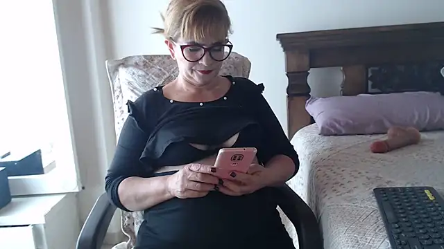 evelynsmithco online show from May 26, 2026, 6:59 pm